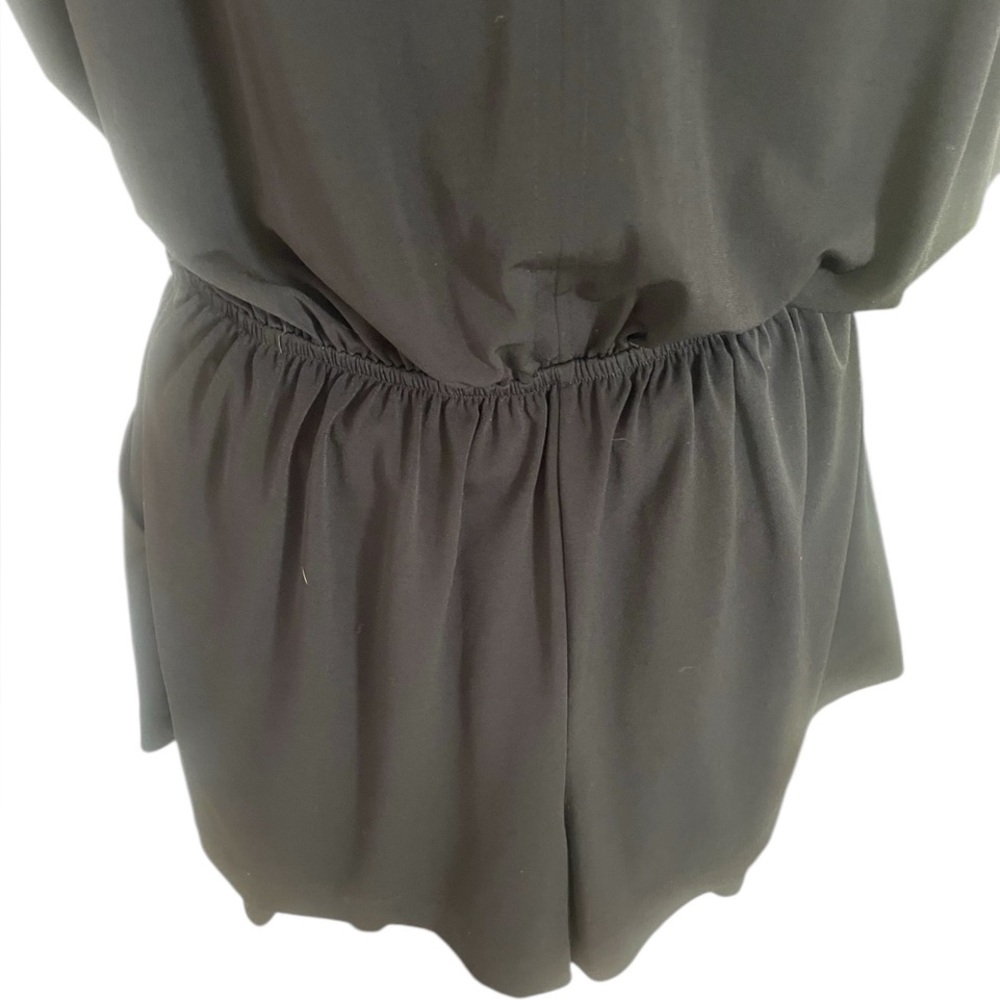 Black BCBG relaxed fit romper, Jumpsuit,Draped, V neck,shorts, Small - Picture 4 of 7